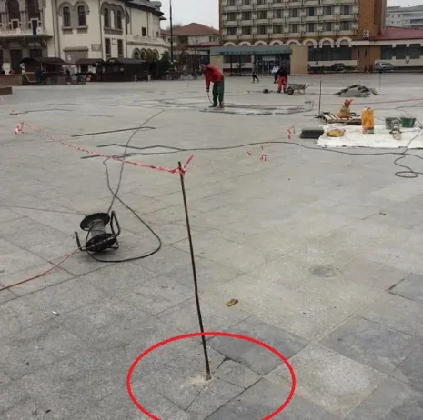 Primăria Focșani vrea să dea 200.000 de lei pentru un studiu de fezabilitate, de parcă pavelele sparte nu ar putea fi înlocuite și fără a se aloca zeci de mii de euro pe „studii”…