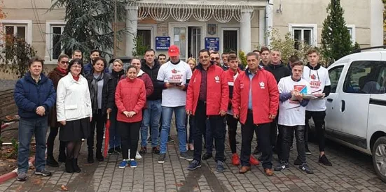 FOTO: Folosește PSD Odobești minori din centrele de plasament în campania electorală?