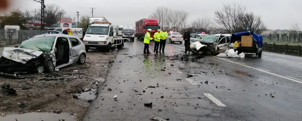 ACUM! ULTIMA ORĂ: Grav accident rutier pe centura Focșaniului: patru mașini implicate, șase victime! Evitați zona. Trafic blocat în zona Sima Beyer!