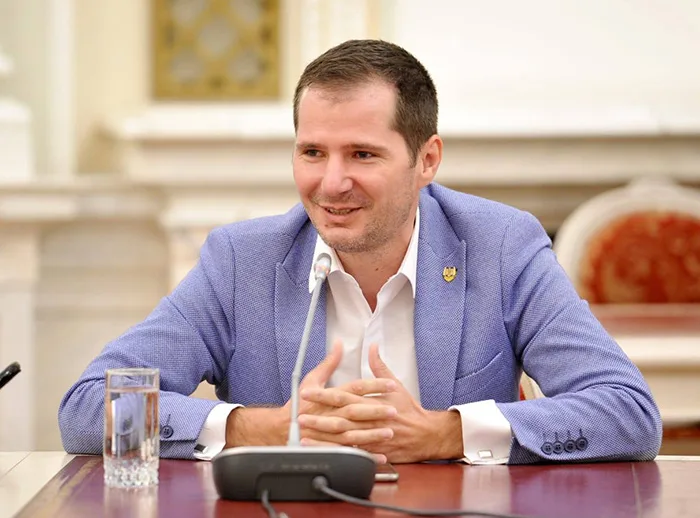 Senatorul Cătălin Toma îl pune la punct pe Oprișan: ”Este asociat cu un alt investitor din curtea Spitalului Județean?”