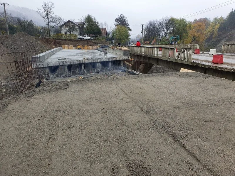 Lucrările de la Jitia vor continua către Vintileasca. Podul de la Jitia, în linie dreaptă spre finalizare!
