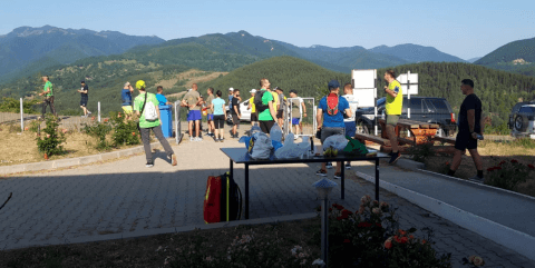 Cei mai tari alergători montani (cadre militare) se întrec astăzi cu plecare de la Baza Salvamont Păulești.