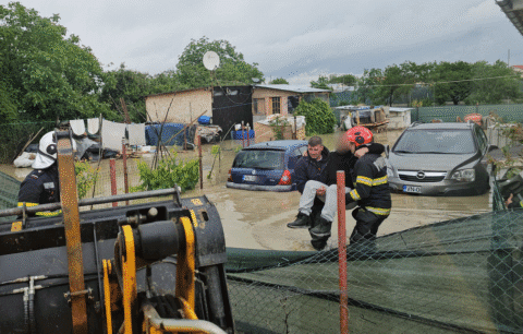 Foto: Case și curți pline de apă la Milcovul (Lămotești)