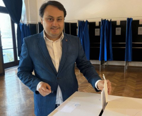 Fostul consilier județean Ovidiu Burdușa, printre primii români din Italia care au votat pentru turul 2