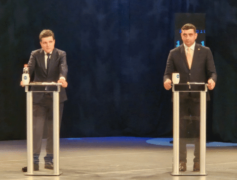 George Simion l-a pus în mare dificultate pe Nicușor Dan la dezbaterea de la EuroNews. ND nu a vrut să răspundă la trei întrebări simple ale candidatului AUR!