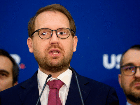 AUR: „Congresul USR, un spectacol al ipocriziei. Fritz cere control pe servicii, dar nu răspunde în fața românilor”