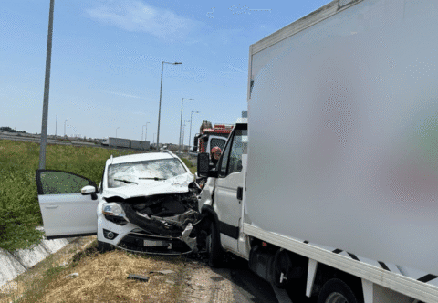 Video. A pierdut controlul volanului și a intrat într-o mașină care venea din sens opus, la ieșire din Focșani spre Garoafa