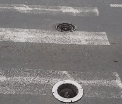 Video. Mai avem primar în Focșani? Găuri în asfalt, chiar pe Bulevardul Unirii, după lucrări de proastă calitate.