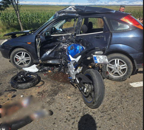 Acum. Un motociclist de 18 ani și un șofer de 77 de ani au murit pe drumul național dintre Mărășești și Domnești