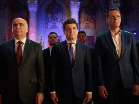 Nicușor Dan și Ilie Bolojan se vor întâlni cu primarii din Vrancea la Consiliul Județean Vrancea, sâmbătă dimineață.