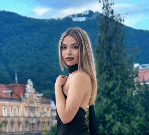 Și deșteaptă, și frumoasă. Miruna Mocanu, tânăra din Mărășești care a terminat șefă de promoție a Academiei Forțelor Aeriene „Henri Coandă” din Brașov.