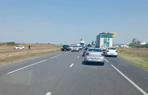 Acum. Accident pe drumul național spre Garoafa. O mașină a ieșit în decor zeci de metri.