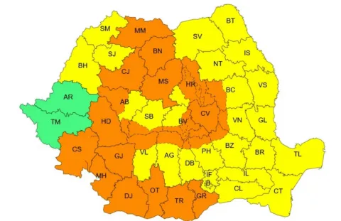 Ploi și vijelii puternice în toată România. Rafale de vânt până la 80 km/h și grindină.