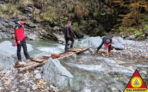 Măsuri pentru creșterea siguranței turiștilor și întreținerea traseelor montane, luate de Salvamont Vrancea