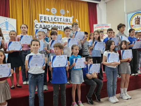 Sute de elevi din Vrancea au participat la concursurile „Grămăticel” și „MaxiMate”, organizate de Școala Gimnazială „Ștefan cel Mare” din Focșani.